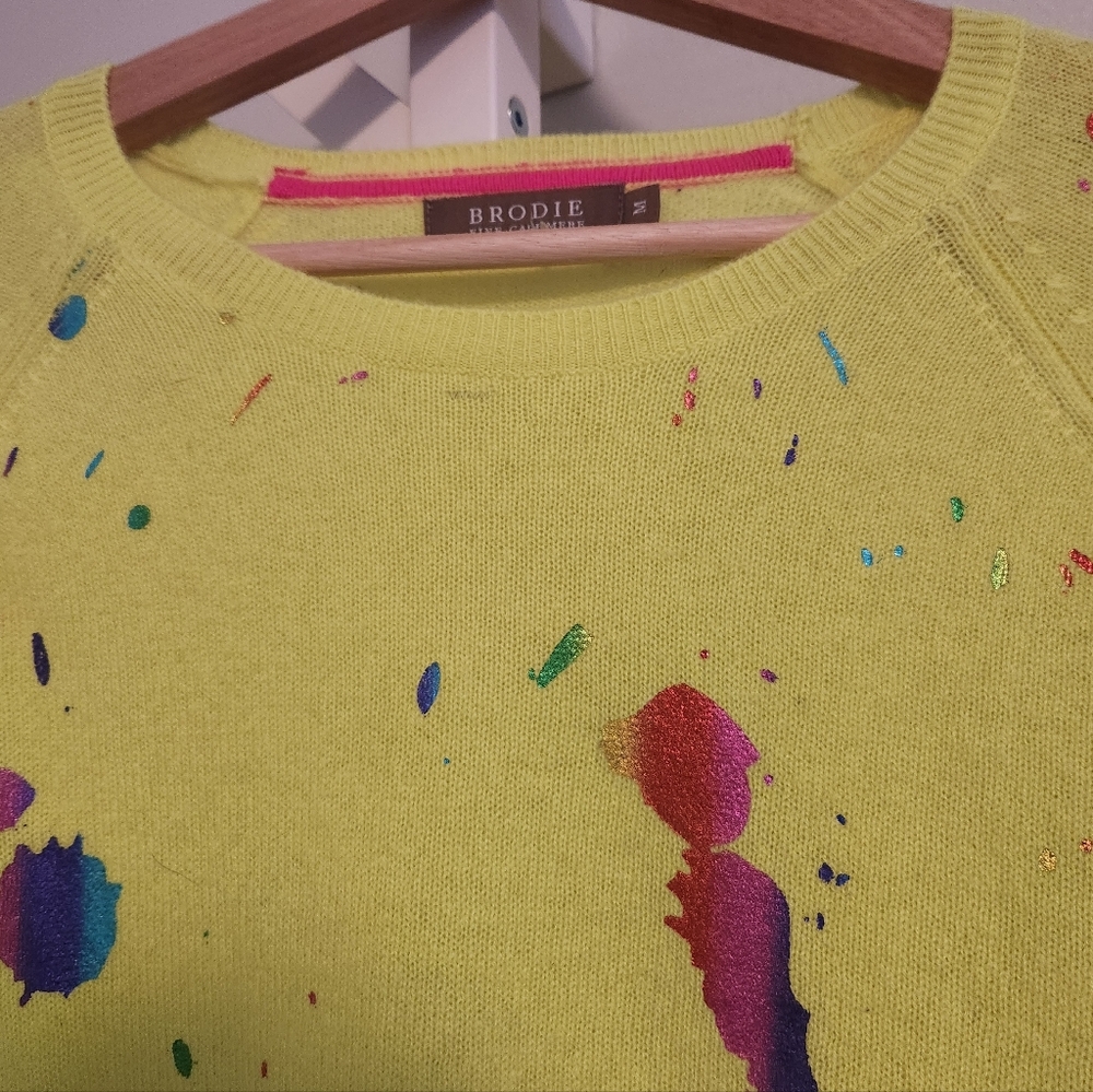 Brodie Fine Cashmere Neon Yellow Rainbow Foil Paint Splatter Sweater Med Luxury - Picture 10 of 11